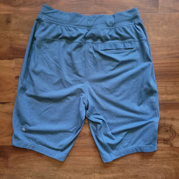 Lululemon Men's Shorts - Picture 7 of 9